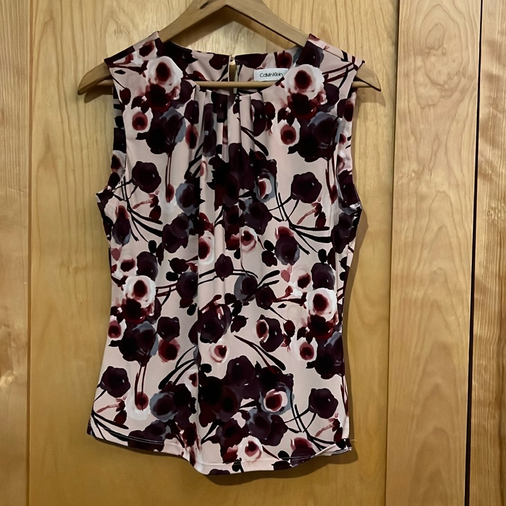 Calvin Klein Women’s Sleeveless Floral Blouse Purple Black Sz S